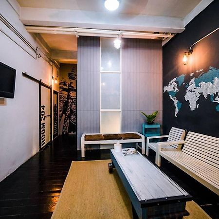Zeds Hostel Bangkok Esterno foto