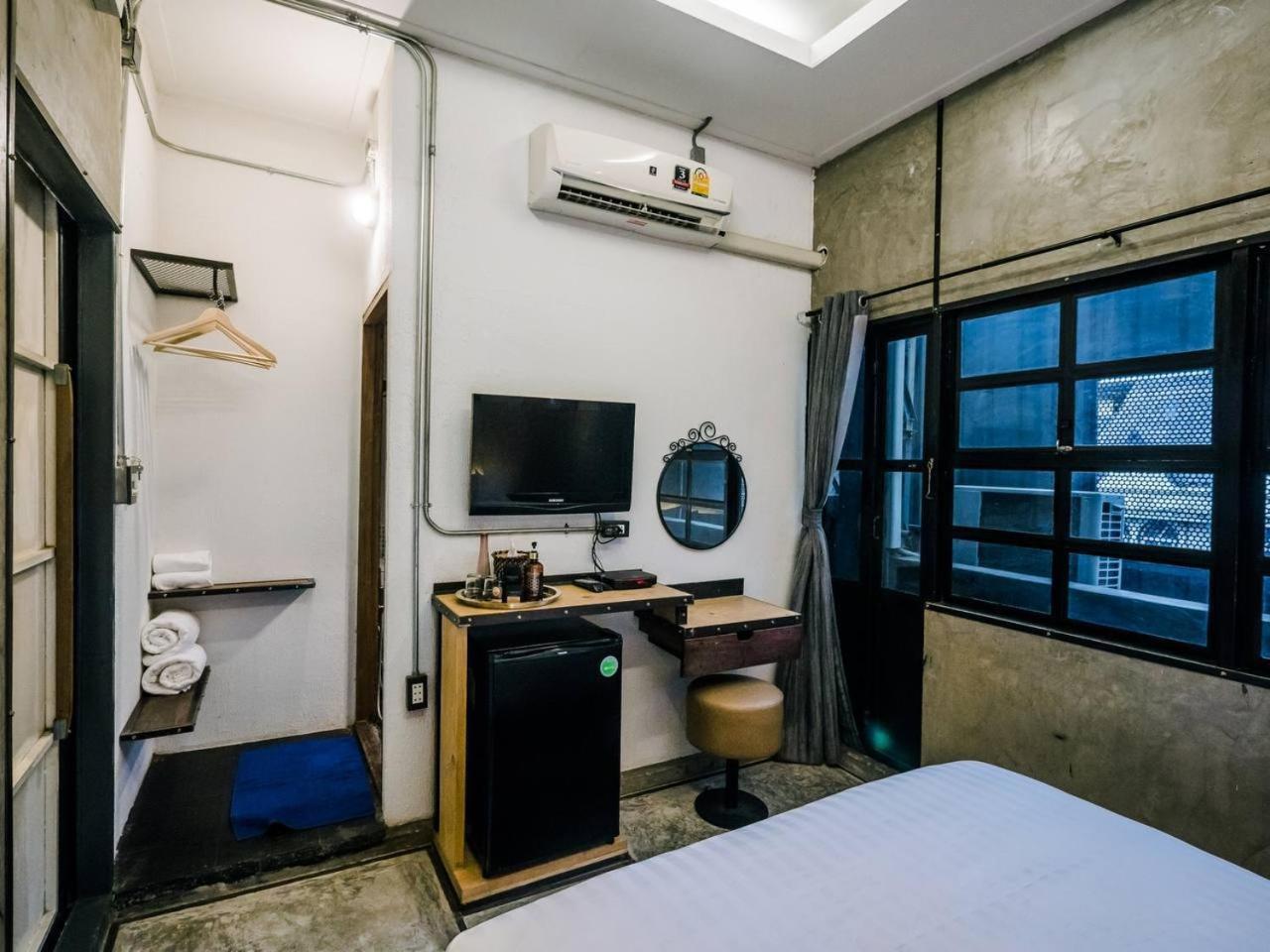 Zeds Hostel Bangkok Esterno foto