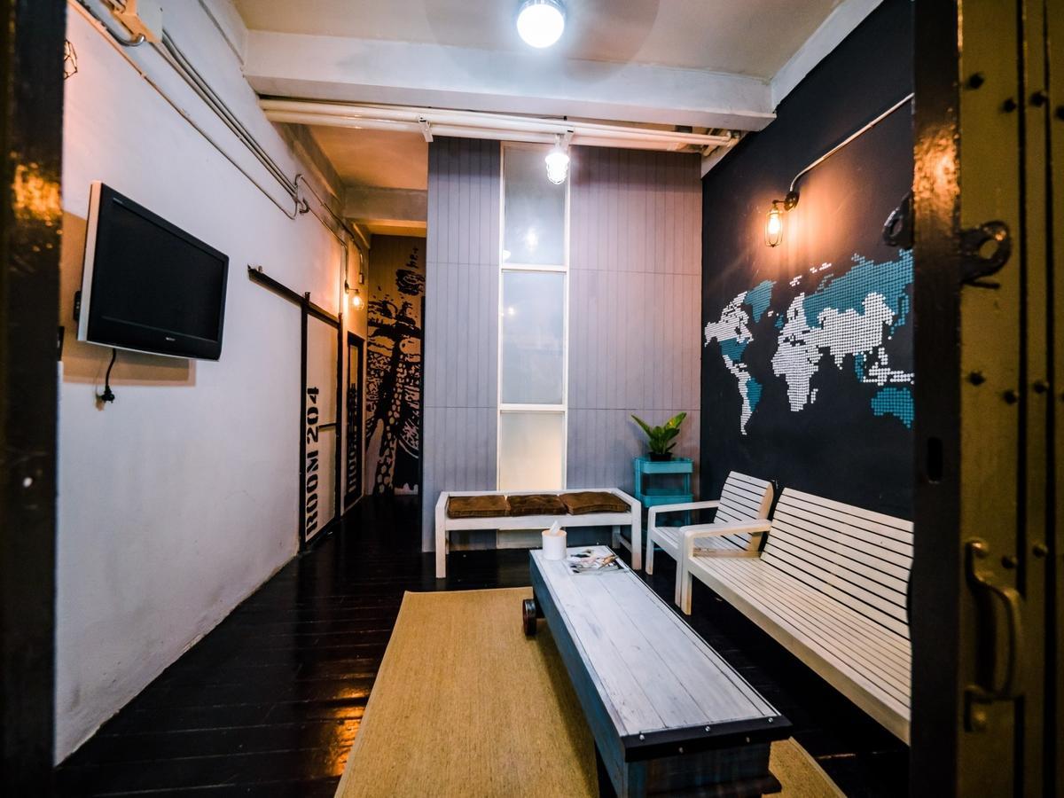 Zeds Hostel Bangkok Esterno foto