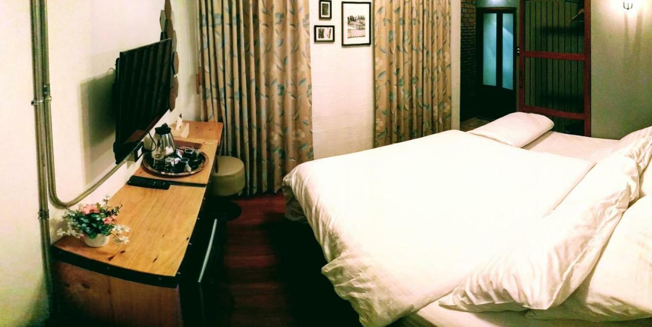 Zeds Hostel Bangkok Esterno foto